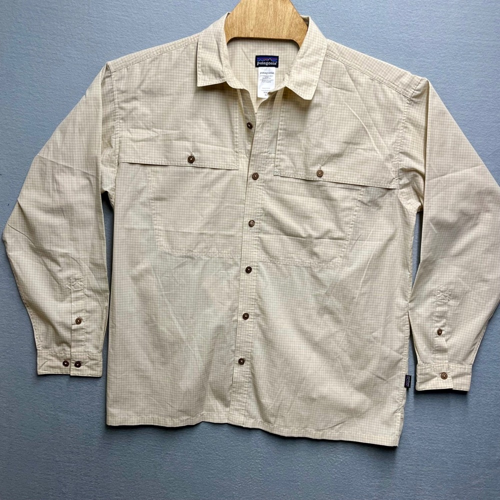 Patagonia Mens XL Tan Grid Long Sleeve Button Up Hiking Shirt 52178S9 Ventilated
